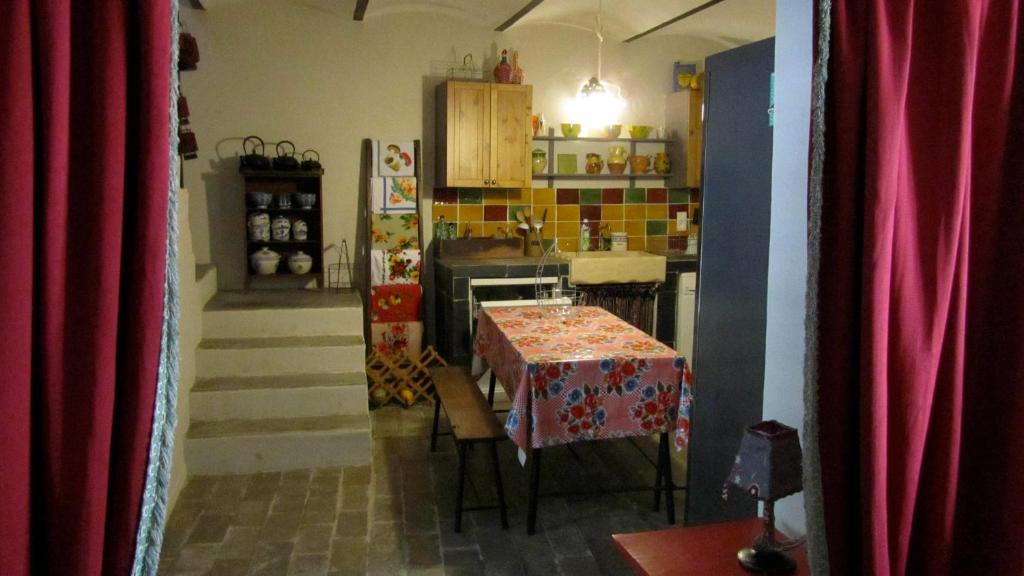 Maison D'Hotes La Boca Sommières Rom bilde